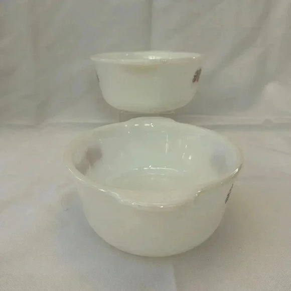 Vintage Fire King Primrose 1.5 Qt Casserole Dishes Bakeware Set of 2 Dishes - Picture 5 of 6